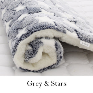 Cozy Winter Pet Blanket – Thick Wool Cushion for Dogs & Cats in Teddy Golden Style