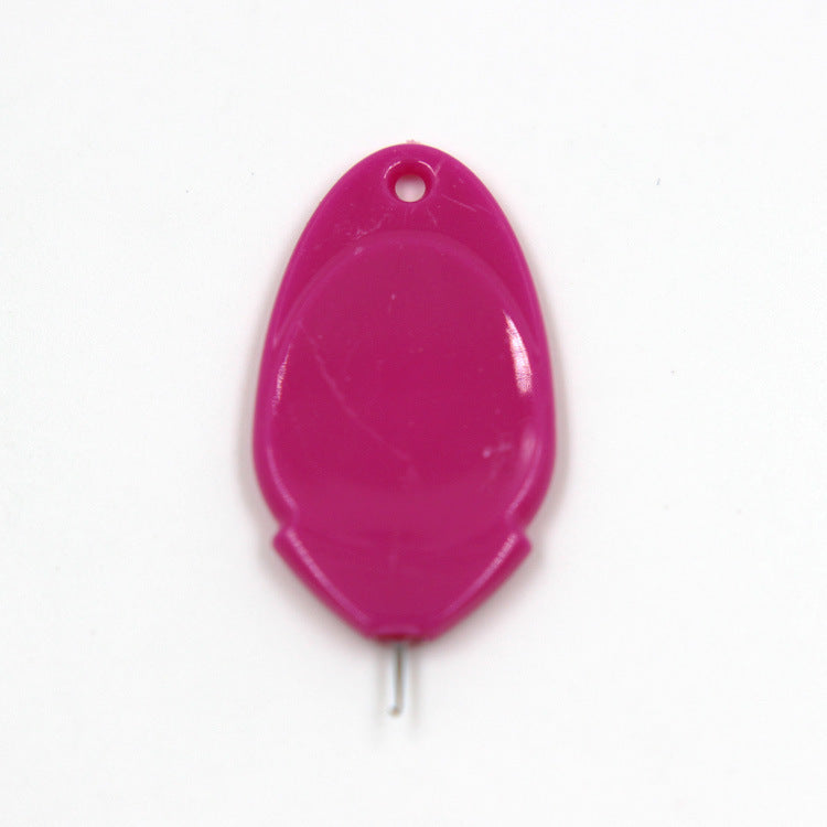 Simple Needle Threader with Hook – Colorful Plastic Sheet for Easy Sewing